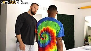 Eli’s Massage Therapist Gets In REAL Deep!